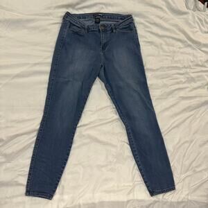 Medium wash skinny jeans